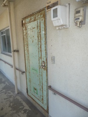 古い玄関扉