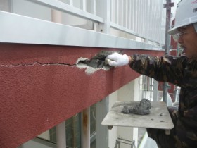 函館市湯川町の集合住宅の外壁落下修繕工事