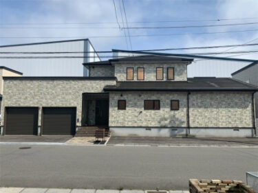 函館市追分町の住宅で屋根外壁塗装