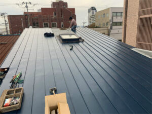 函館市大手町にある住宅の屋根葺き替え工事