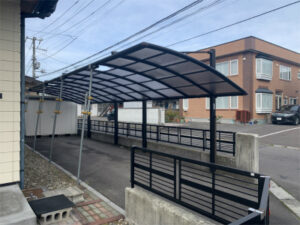函館市本通にある住宅のカーポート設置工事