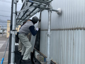 北斗市七重浜にある店舗併用住宅の外壁漏水工事