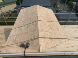 函館市西旭岡町にある住宅の屋根葺き替え工事