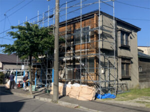 函館市大森町にあるモルタル外壁住宅の外壁修繕工事