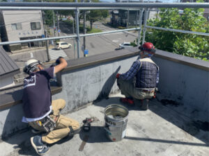 函館市若松町にある鉄骨造2階建て店舗の屋上アスファルト防水漏水修繕工事