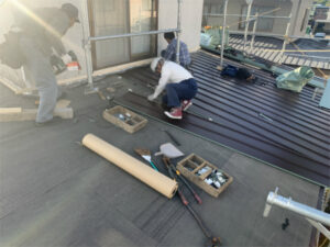 函館市山の手にある住宅の屋根葺き替え工事
