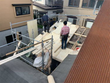 函館市中島町にある住宅の屋根葺き替え工事