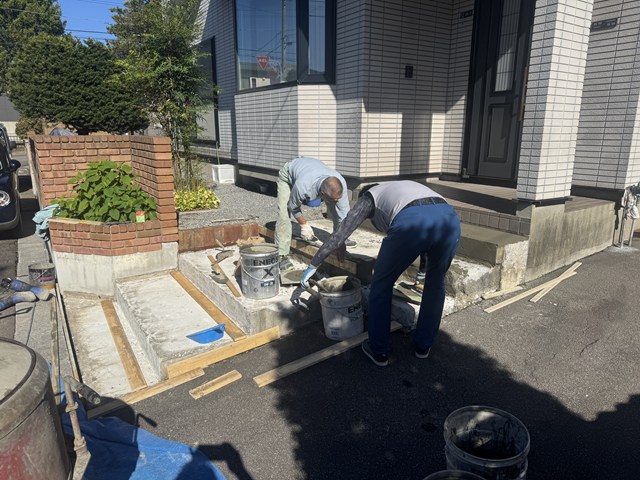 函館市美原玄関ポーチタイルマルサ佐藤建設