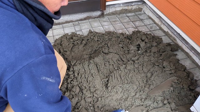 北斗市向野玄関ポーチ床マルサ佐藤建設