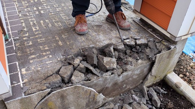 北斗市向野玄関ポーチ床マルサ佐藤建設