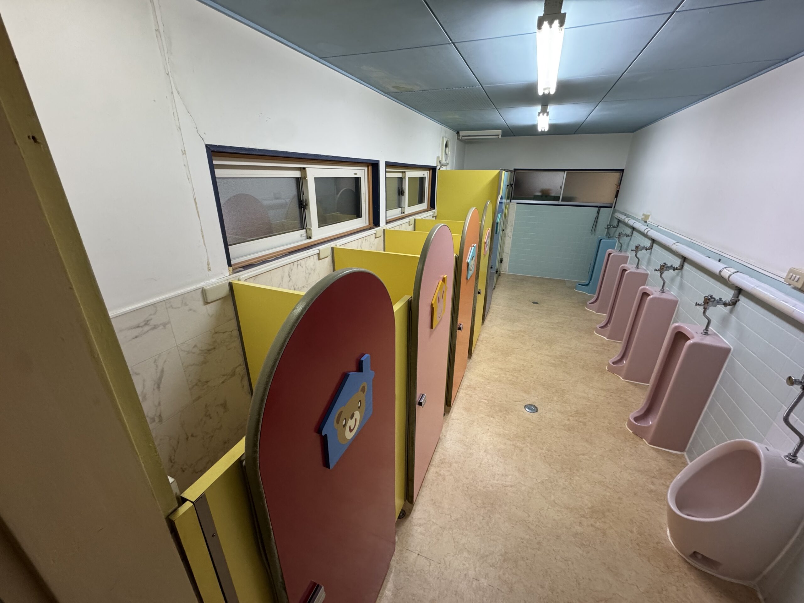 七飯南幼稚園　内装改修　マルサ佐藤建設